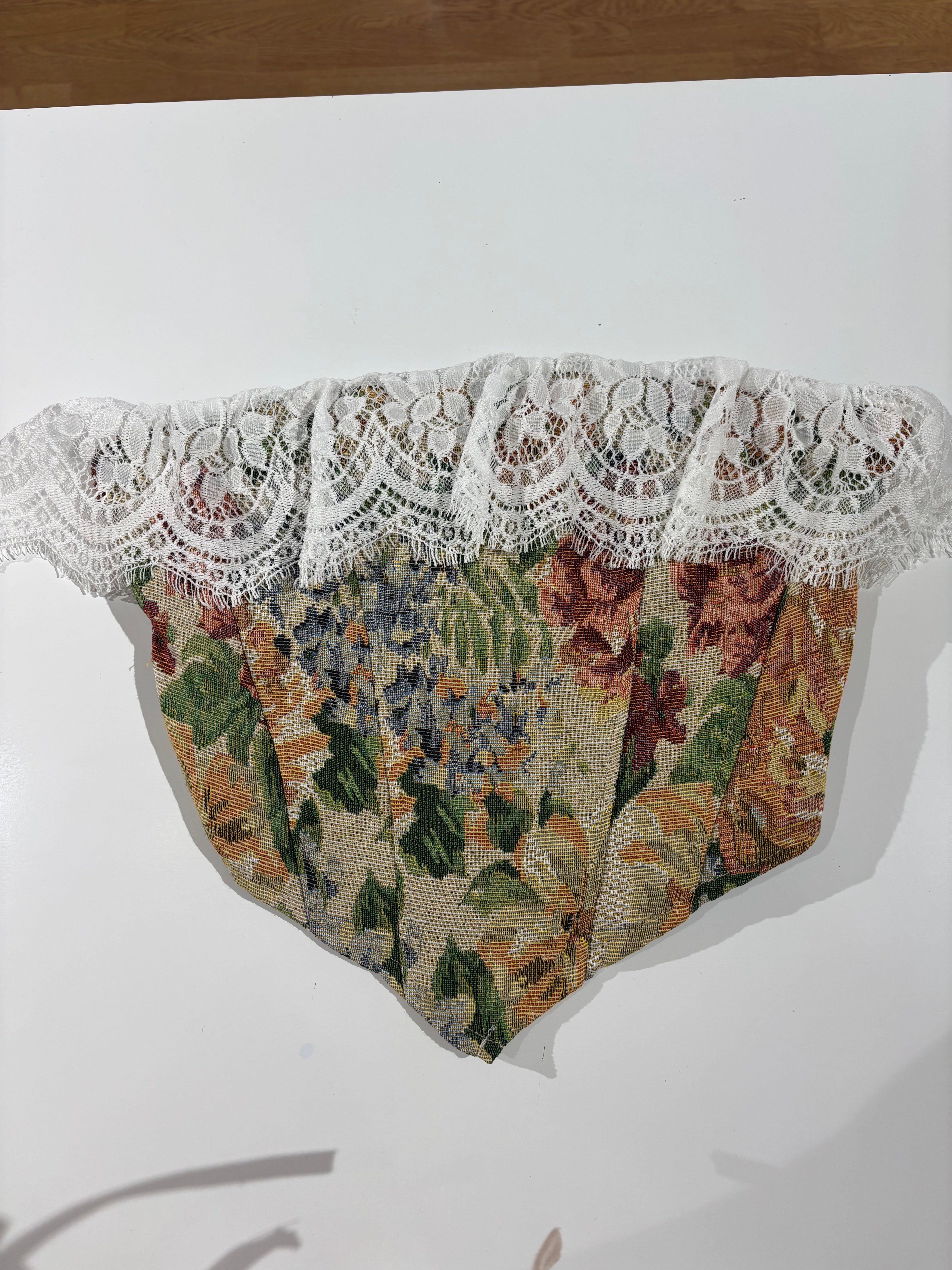 Corsetto fiore/pizzo