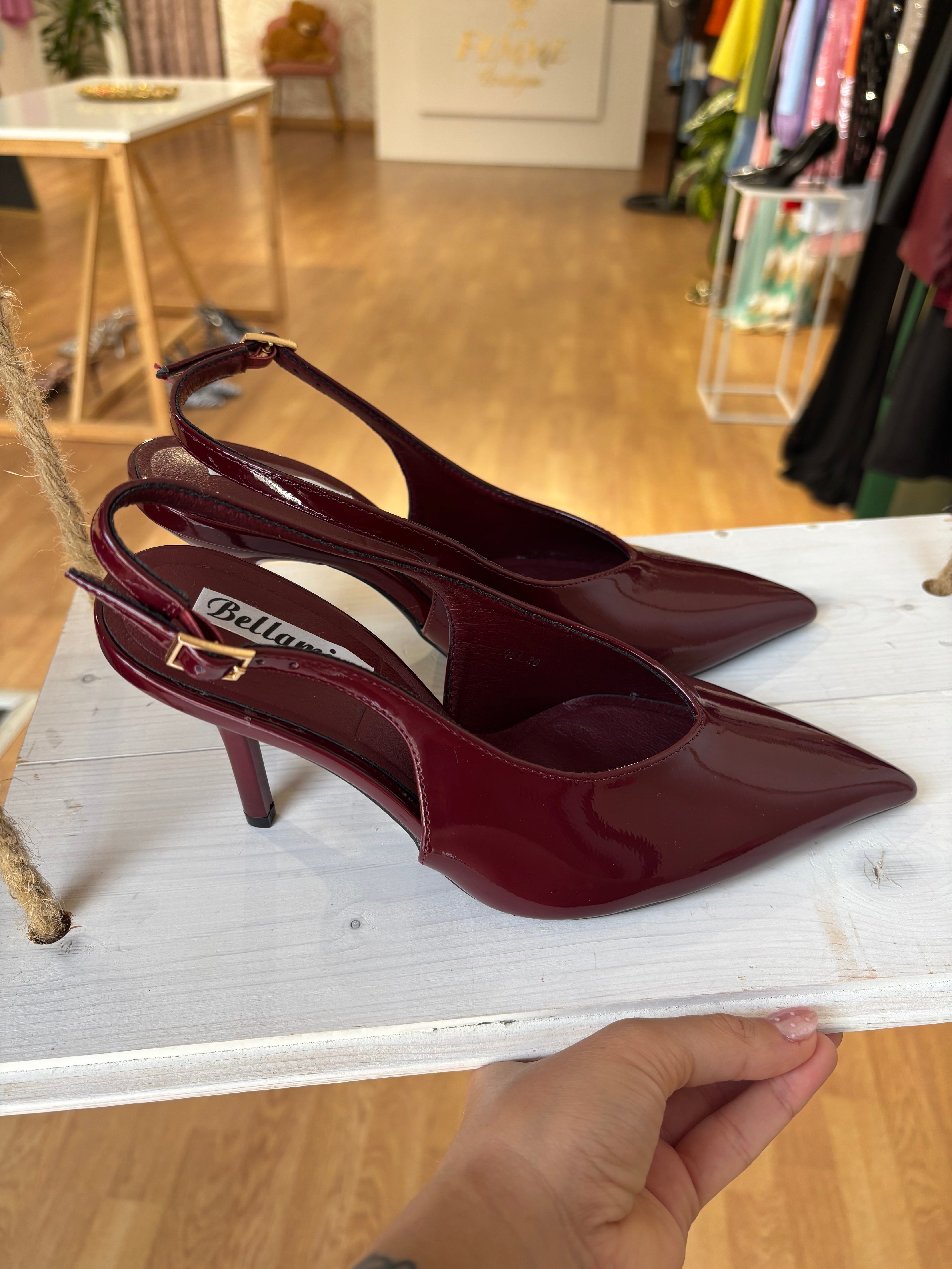 Décolleté bordeaux