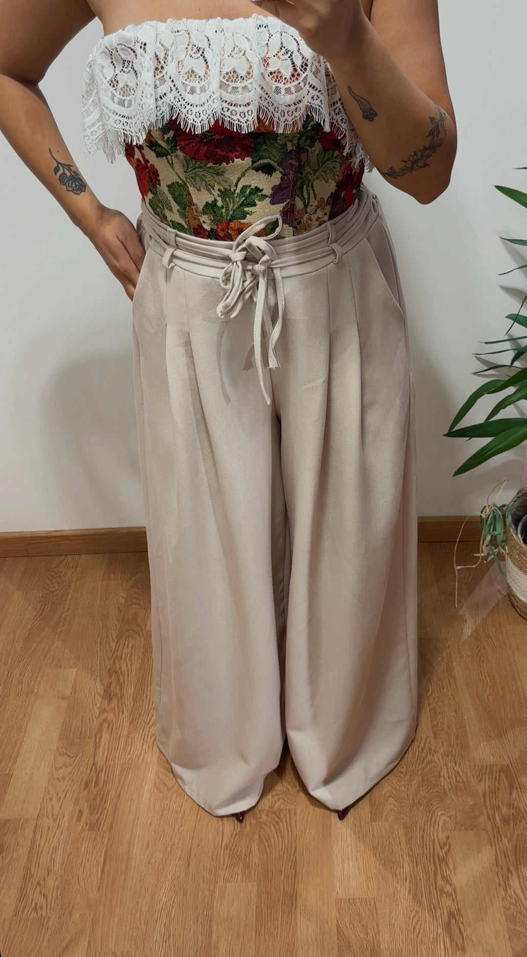 Pantalone laccetti